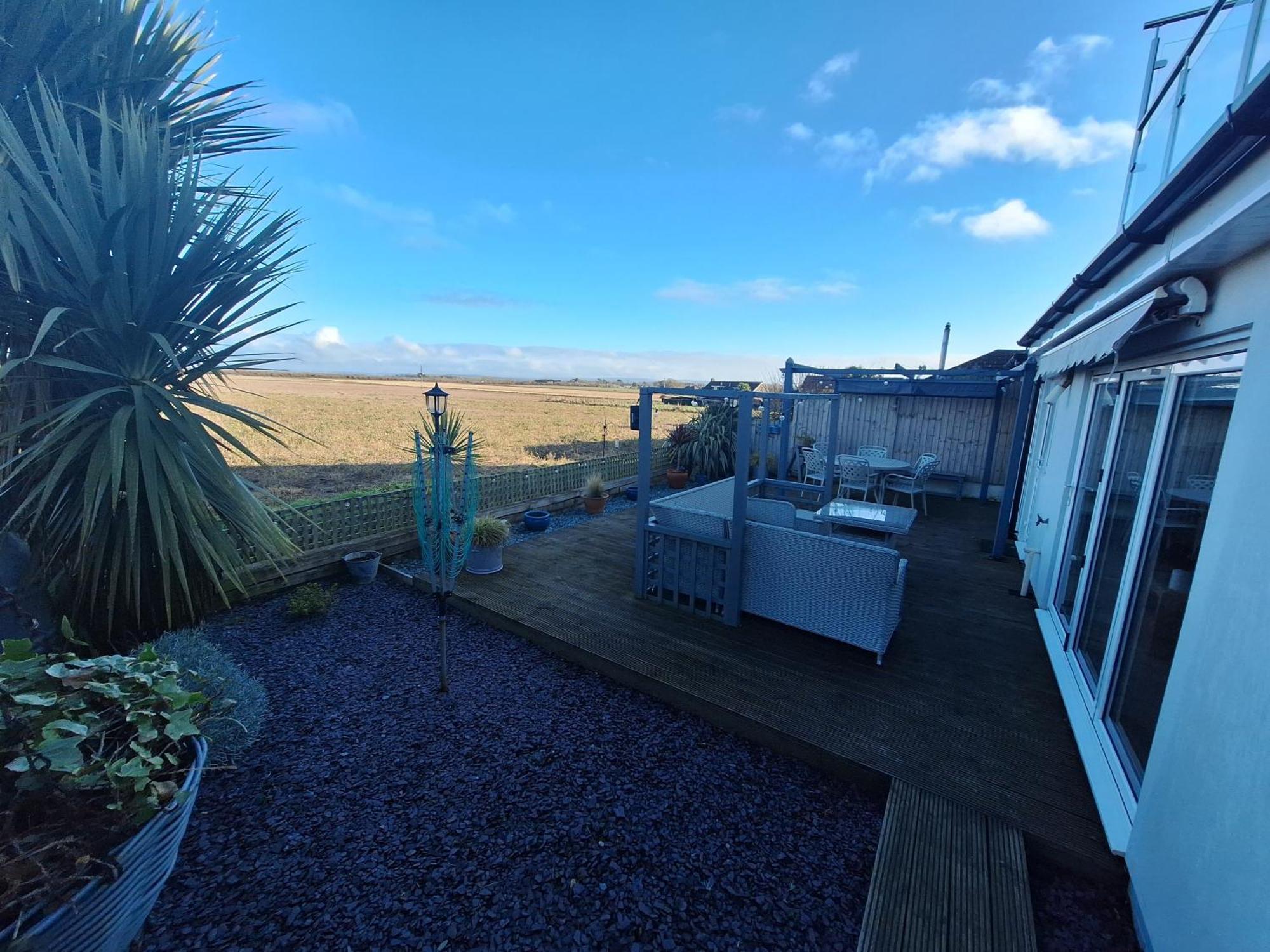 By The Sea, Home From Home Sleeps 6 Milford on Sea Dış mekan fotoğraf