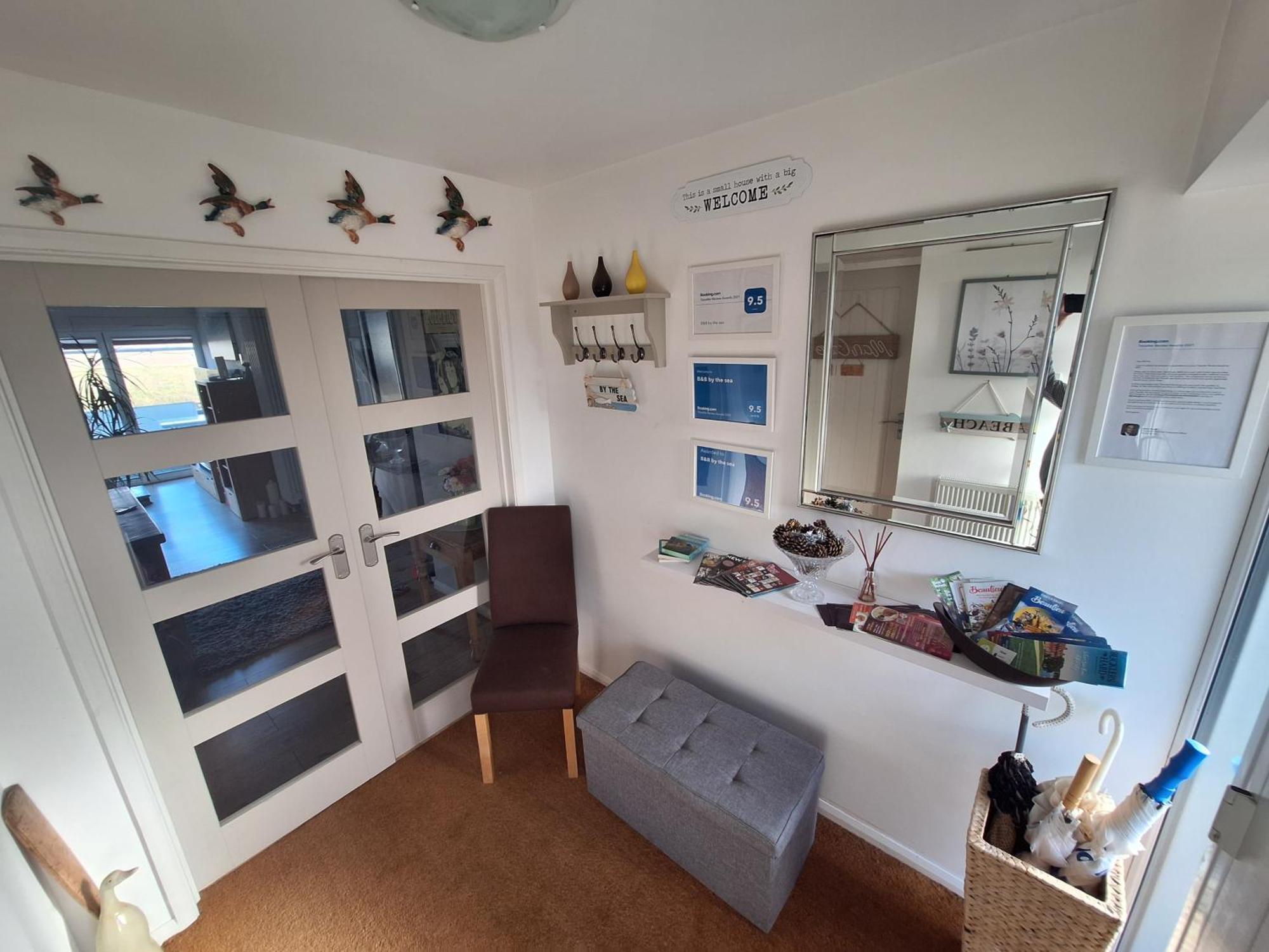 By The Sea, Home From Home Sleeps 6 Milford on Sea Dış mekan fotoğraf